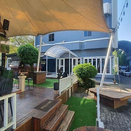 Nora Bukit Hotel Phuket Exterior foto